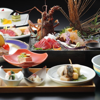 Monthly Kaiseki course created by master craftsmanship