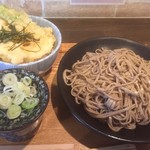 180416月　東京　十割そば東京バッソ　２、十割そば（大盛り）ととり天丼740円