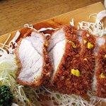 とり茂 - 特上ロースカツ、臭みは全くなく脂身が美味い、柔らかジューシー、最高ー！！！