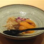 鮨 さかい - ◆雲丹（国後）、毛蟹（噴火湾） 贅沢な組み合わせ。陰にの旨みと雲丹の旨みが重なり美味。