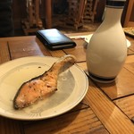 串焼　平さん - 鮭びたしも素晴らしい（\500）日本酒一合付き