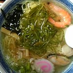 金剛食堂 - めかぶラーメン。磯の香りがたっぷりします。