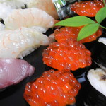 福ずし - ぷりぷり生海老と輝くイクラ