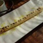 ファームレストラン クオーレ - 【前菜②】富良野産ホワイトアスパラのグリルトリュフ風味のカルボナーラソース