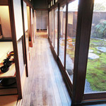 冬夏 - 左がギャラリー('18.3月初旬)