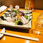 Sakae Sushi - お造り盛り合わせ ＆ 冷酒
