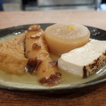 大八 - 厚揚げ、ちくわ、大根、焼き豆腐