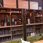 味楽食堂 - レトロな食器棚