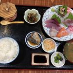 Oshokujidokoro Kaishin - 刺身定食