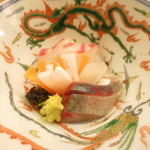 赤坂 菊乃井 - 向付　明石天然鯛　瀬戸内縞鯵　山葵　新海苔