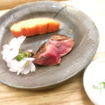 赤坂 菊乃井 - 鉢肴　桜鱒燻焼き　鴨桜焼き