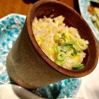 華都飯店 OsakaMetro本町ビル店 - 竹筒炒飯¥378