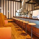 Shunsui Curry Kobo - 店内。ボックス席は、全てお客様入っている。