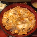 和久良 - 親子丼 1100円。