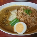 タヒチアン ノニ カフェ - スナップエンドウと玉葱のカレー