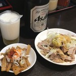 中華そば べんてん - 暑い中1時間並んだ後のビールが旨い旨い！（笑）