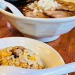らーめんラブル - ランチセット半チャーハン＋竹岡式ラーメン＋トッピング￥１０００（１１am-２pm)