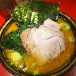 ラーメン 厚木家 - ラーメン中盛＋特上チャーシュー。￥760＋￥200