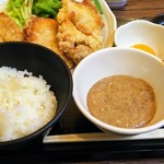 Rokkakubashi - から揚げ定食に別料金で自然薯をプラス