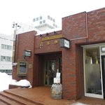 岩本珈琲 - 病院の裏手で、隣りに美容室