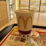 マクドナルド - プレミアムローストアイスコーヒーのMサイズ。
            税込150円。
            美味し。