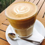 FLATWHITE COFFEE FACTORY - キウイラテはニュージーランドで提供されているラテなんですって。フルーツのキウイではないそうです（笑）