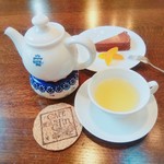 カフェ魔法屋ジン - 