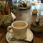 ひょうたん島 - カフェオレ    大テーブルに おいてある 器が みな 素敵‼️