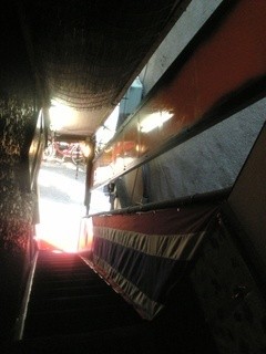 Lopburi Kitchen - 店は2階　急な階段　2階から！！