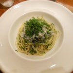 カスケード - 釜揚げシラスと青海苔のパスタ