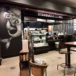スターバックス・コーヒー - 落ち着いた色調の店内