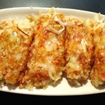 粉ひで - こちらのもんじゃはマスターが作って提供するスタイル。食べやすいサイズで、とろとろのもんじゃがいただけます。