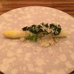 メイユー アヴニール ア トウキョウ - ロワール産ホワイトアスパラガスとリゾット