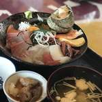 うおたけ鮮魚店やけんど 海鮮どんや - 海鮮丼(上)¥1800