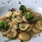 TRATTORIA CAYABACCIO - 自家製パスタ オレキエッテパンチェッタとブロッコリーのアーリオ・オーリオ