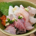 港すし - 本日のお勧め丼（やりいか、鯛、鯵）