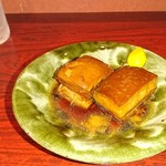 大衆オキナワ酒場ゆうじゅ亭 - 自家製ラフテー