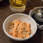 Izakaya Kamon - 2018.4 お通し（210円）ニンジンサラダのシーチキン和え