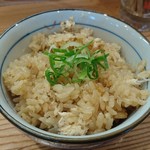 らーめん いつ樹 - ほぐした鯛の身が、たっぷり混ぜ込まれたモッチリおこわ