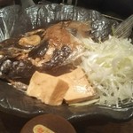 魚の三是 - 魚のカマ煮