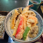 手打ち蕎麦 銀杏 - ボリュームたっぷりの天丼　2018.4