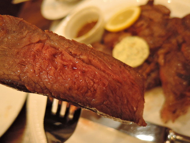 肉だ 肉を食え肉肉肉 １ポンドの肉を食えば人間は幸せになれるぜ Red Black Steakhouse By 現場のゆっき 特派員 Red Black Steakhouse レッド ブラック ステーキハウス 九州鉄道記念館 ステーキ 食べログ