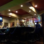 Side Street Inn - 店奥にあるバーカウンターです。