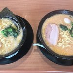 町田商店 - 私の普通盛り（左）と長男の大盛り（右）！！