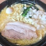 Machida Shouten - ここに、無料トッピングの「みじん切り玉ねぎ」を大量に投入！！