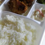 牛島商店 - 唐揚げ弁当(小盛り、ニンニク有り)