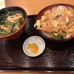 手打ちうどん吉野 - かつ丼定食の全貌。
