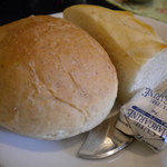 ビストロ ヴィノーブル - パン二種