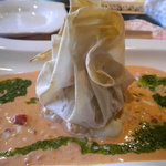 ビストロ ヴィノーブル - 魚介のパートブリック包み（盛り付けが違います）