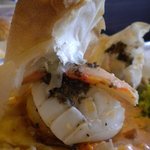 ビストロ ヴィノーブル - 下から帆立、イカ、蟹、間はトリュフソース